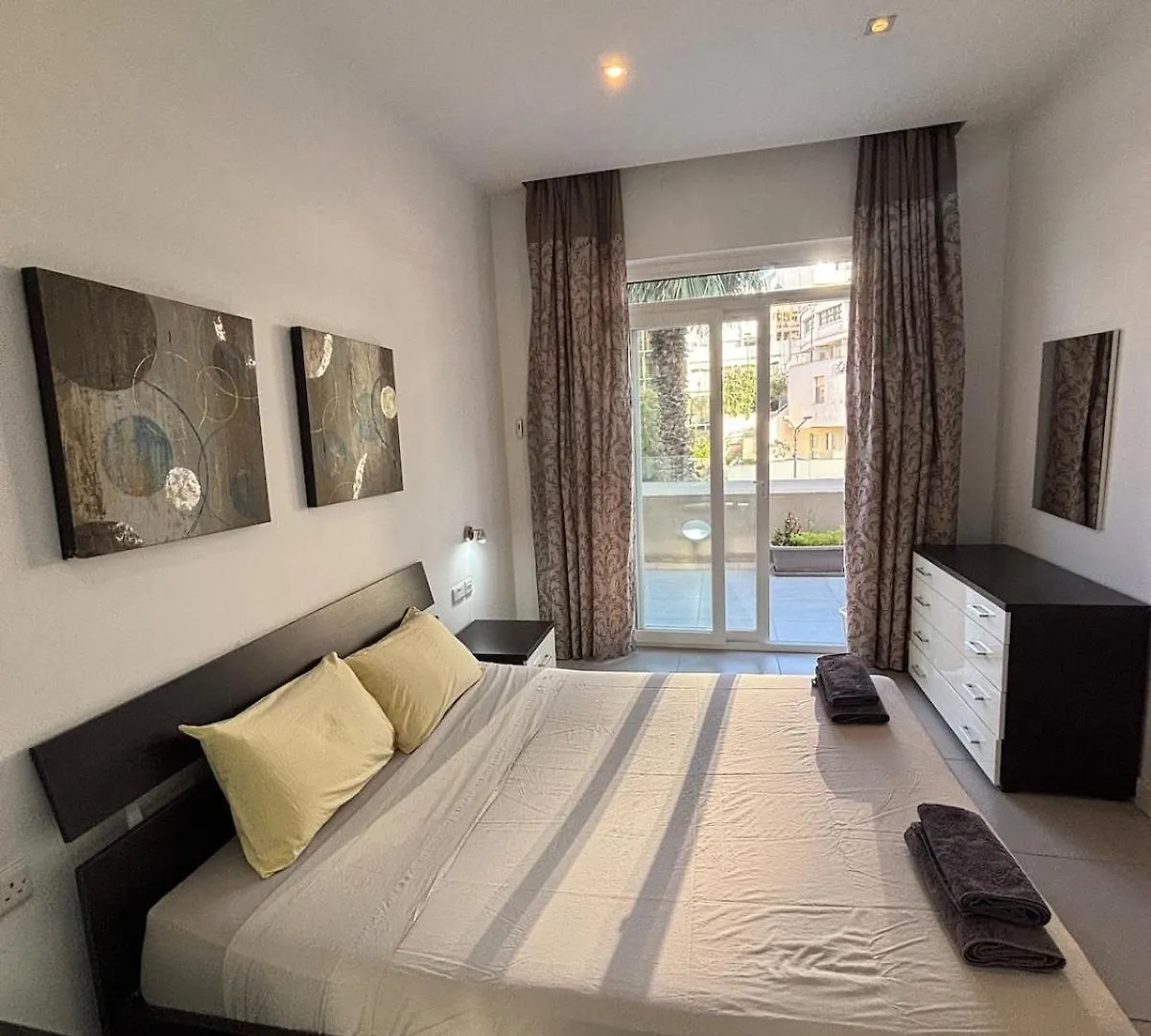 Modern Apartment In Paceville San Ġiljan