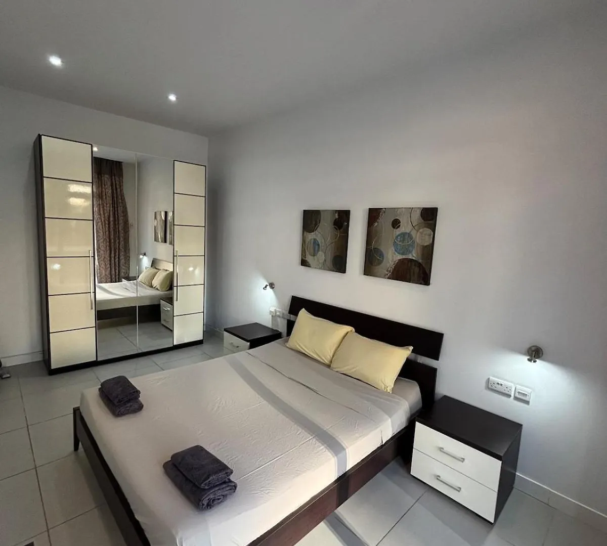 Modern Apartment In Paceville San Ġiljan